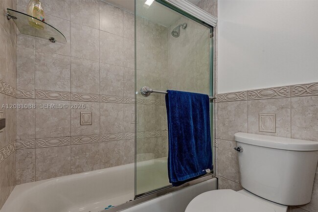 Building Photo - 3475 N Country Club Dr
