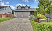 Building Photo - Beautiful Designer 3 bedroom home in Quiet...