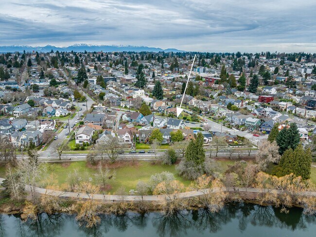 Building Photo - 7638 Winona Ave N