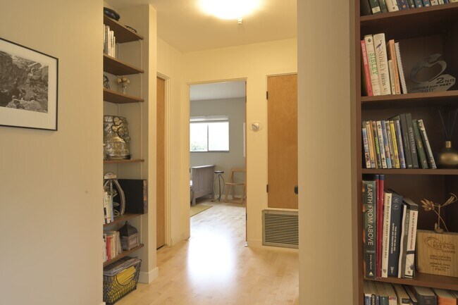 Building Photo - 602 Birch Dr