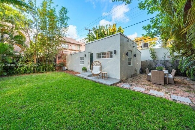 Building Photo - 151 NE 43rd St