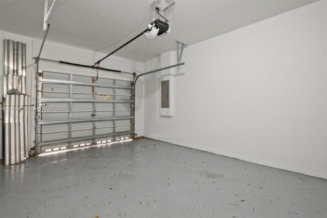 Building Photo - 2277 Pasadena Way