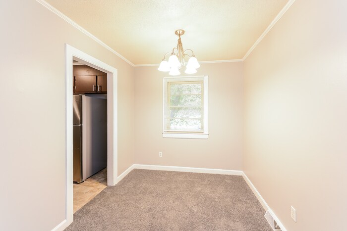 Building Photo - 10 Dearr Dr