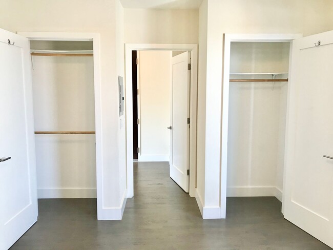 Building Photo - HIP 1BR/1BA Mission MODERN!  Laundry in Un...