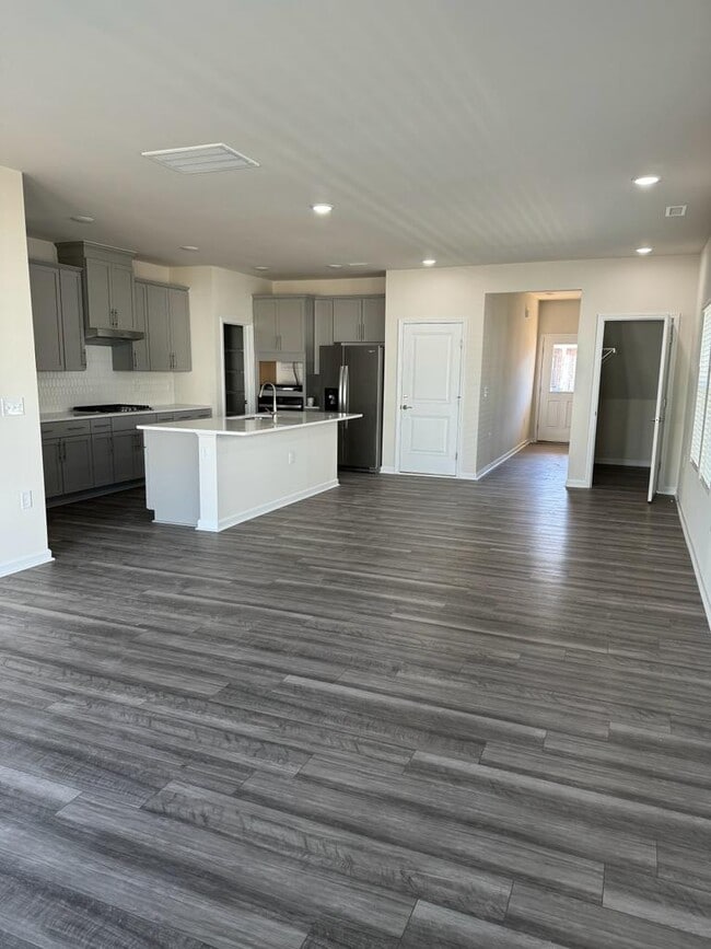 Building Photo - 123 Tourmaline Hl Dr