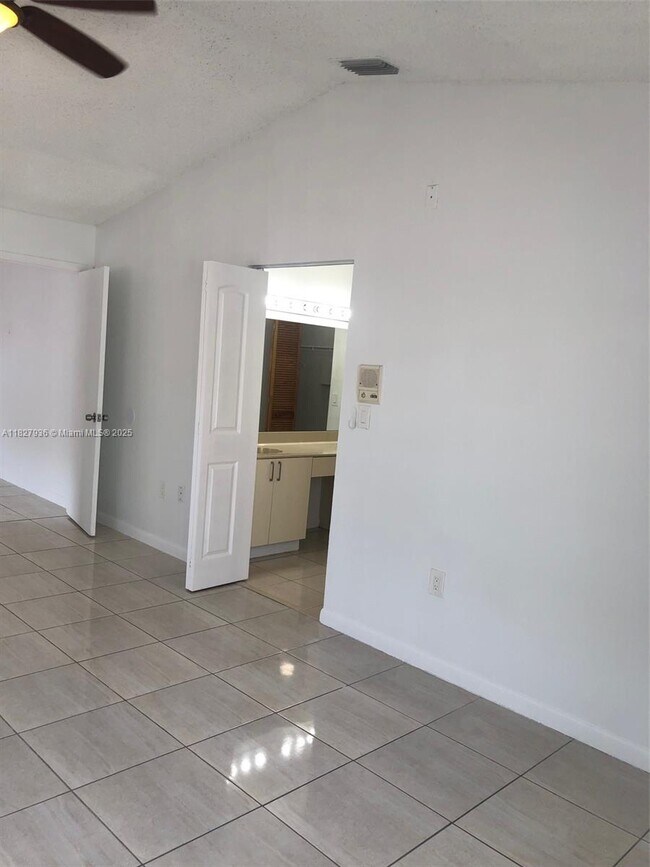 Building Photo - 6132 NW 181st Terrace Cir W