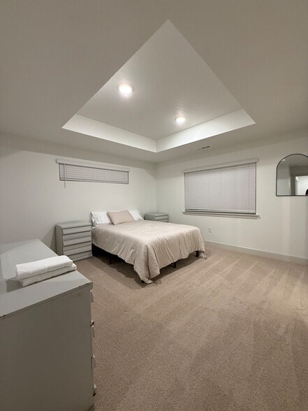 Building Photo - 385 Taft St