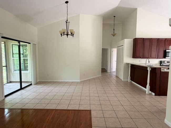 Building Photo - 7386 Spring Villas Cir