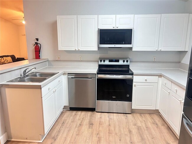 Building Photo - 8825 Grand Palms Cir