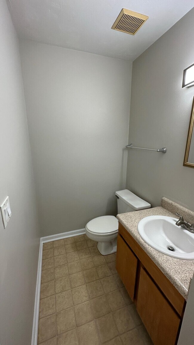 Building Photo - 1317 Airport Dr