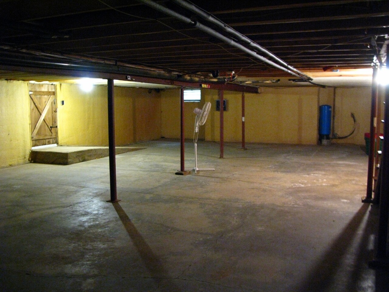 Building Photo - 392 Hallowood Dr