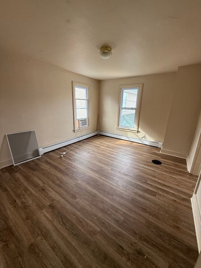 Building Photo - 2 bedroom with a bonus room! Newville PA!