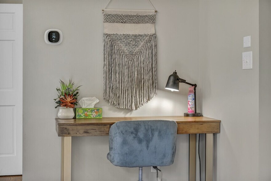 Building Photo - 23120 Bates Rd