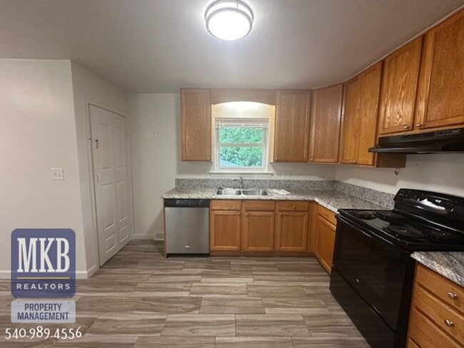 Building Photo - 3 Bedroom in Vinton