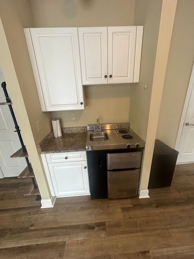 Building Photo - BUDGET BUSTER!  1st floor studio in the World Tour community