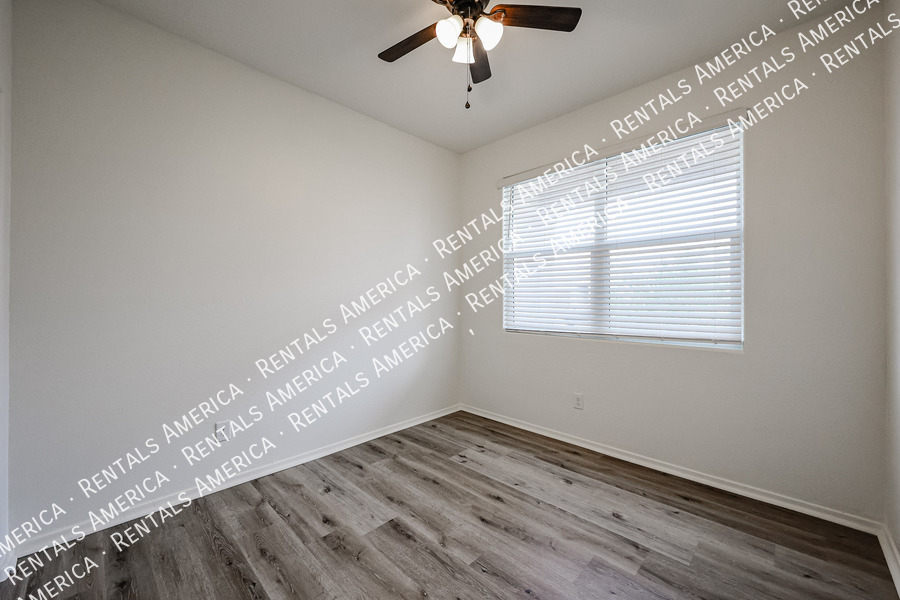 Building Photo - 36387 Pampoloma Ave