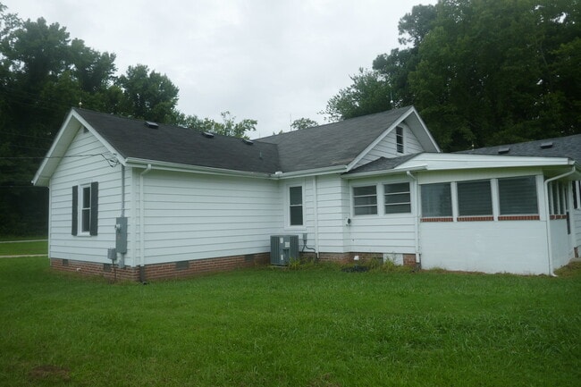 Building Photo - 132 Hwy 343 North