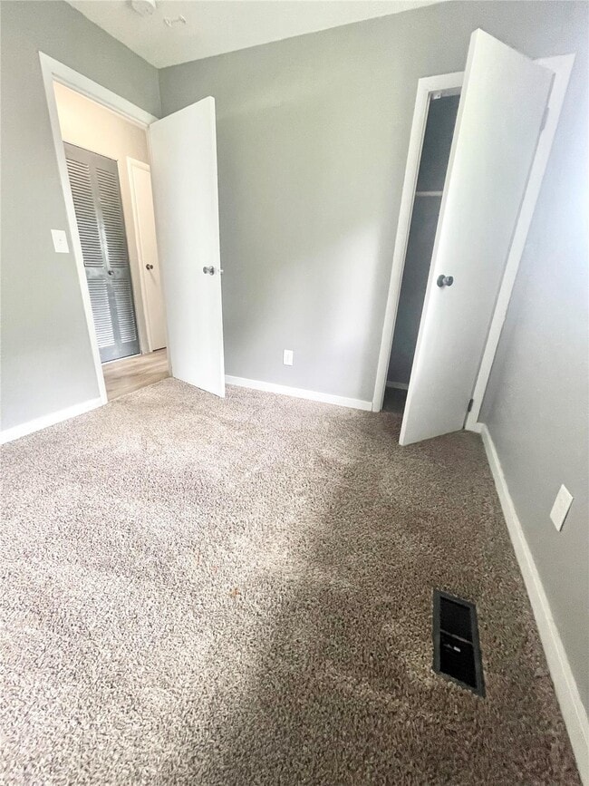 Building Photo - 805 Juniper Dr