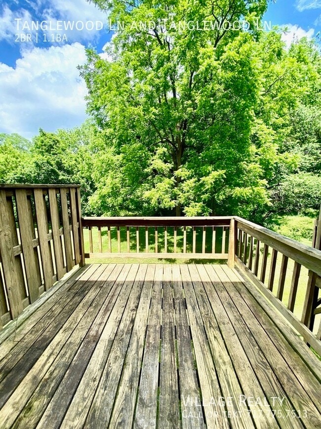 Building Photo - 442 Tanglewood Ln
