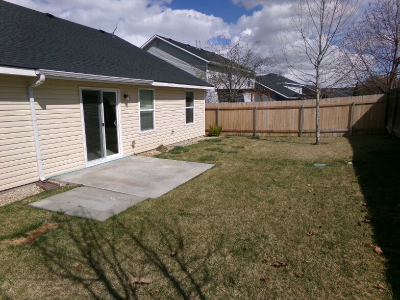 Building Photo - 9715 W Stonewood Dr