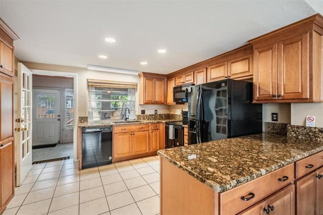 Building Photo - 14631 Lake Forest Dr