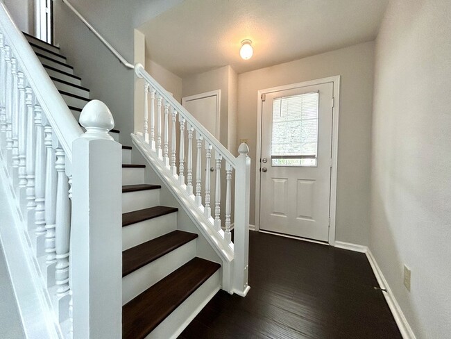 Building Photo - 6536 Matlea Ct