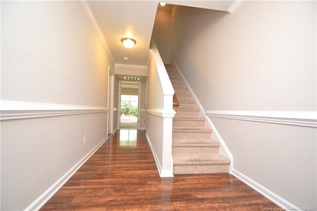 Building Photo - 208 Irving Way