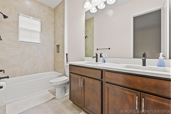 Building Photo - 15030 Wildwood Cir