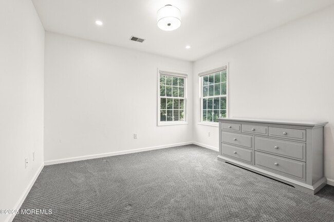 Building Photo - 95 Linden Ave