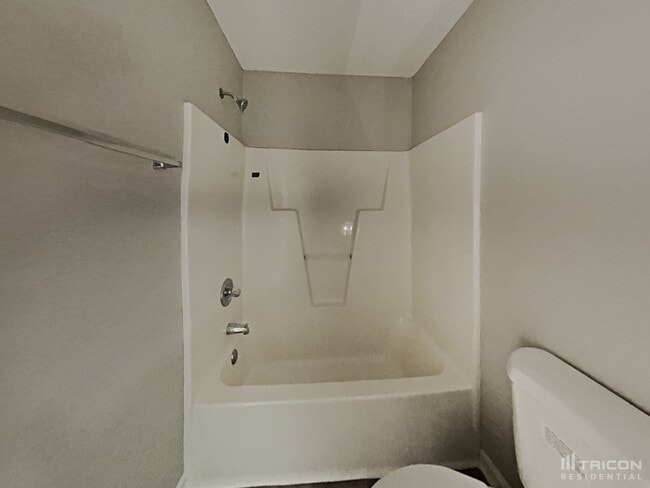 Building Photo - 146 Pinewinds Dr