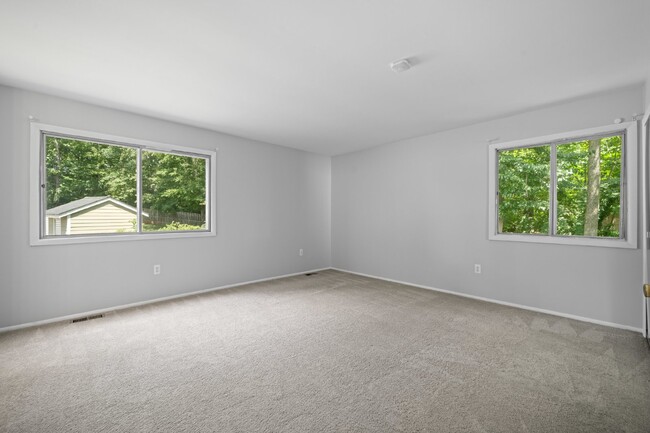 Building Photo - A Nature Lover's Dream Home!