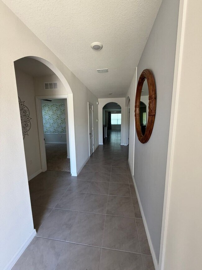 Building Photo - 801 Baylor Dr