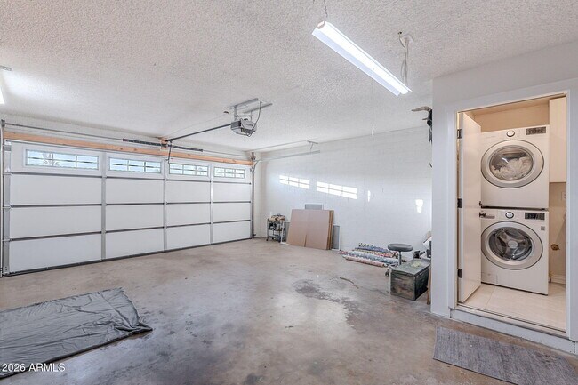 Building Photo - 8263 E Cypress St