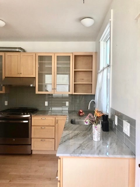 Building Photo - 3918 Webster St