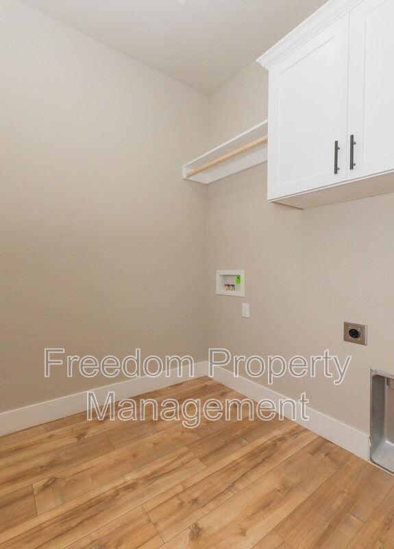 Building Photo - 2125 Oxon St