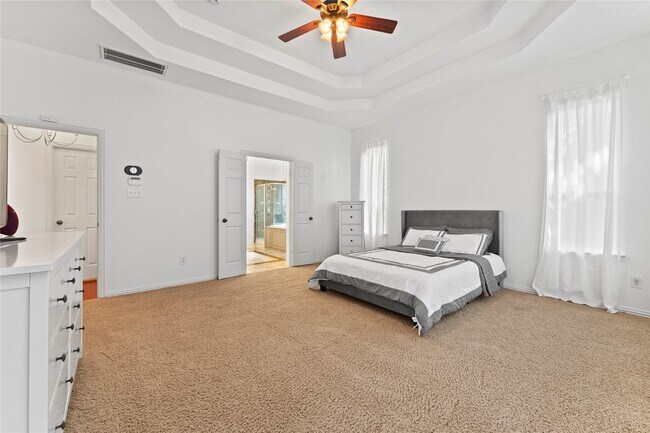 Building Photo - 18 Degas Park Dr
