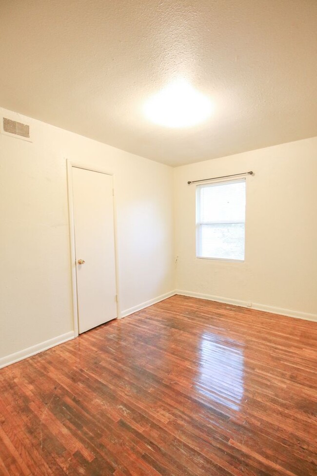 Building Photo - Section 8 Welcome! Amazing Remodeled 4 Bed...