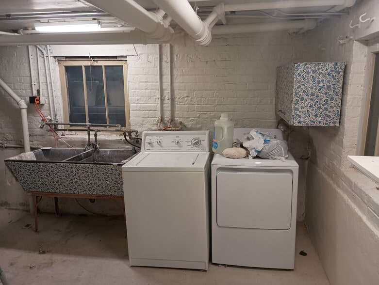 Building Photo - 3842 N Mozart St