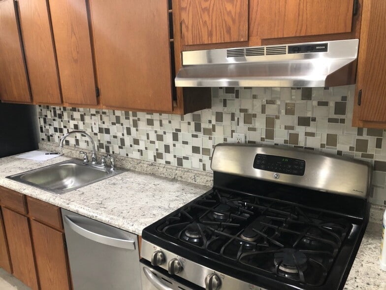 Building Photo - 209 Magnolia Ter