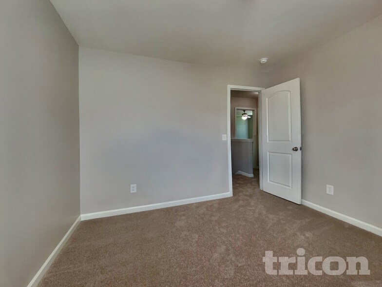 Building Photo - 507 Menlo Pk Rd