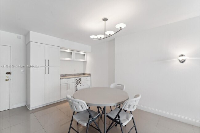Building Photo - 9511 Collins Ave