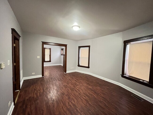 Building Photo - 305 Herkimer St