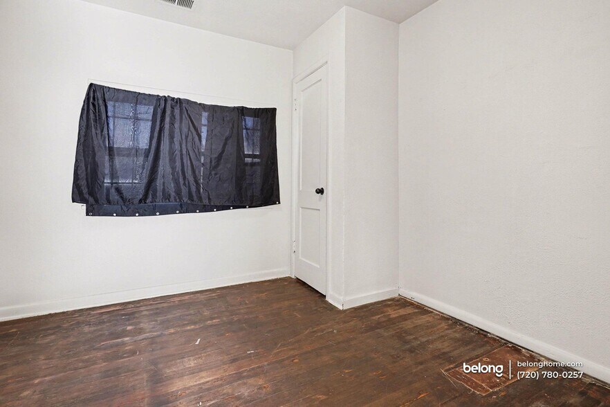 Building Photo - 2040 S Fox St