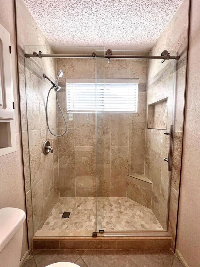 Building Photo - Charming Lewisville Home with Bonus Guest ...