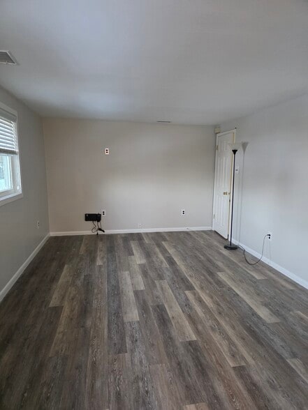 Building Photo - 1903 Old Lincoln Hwy