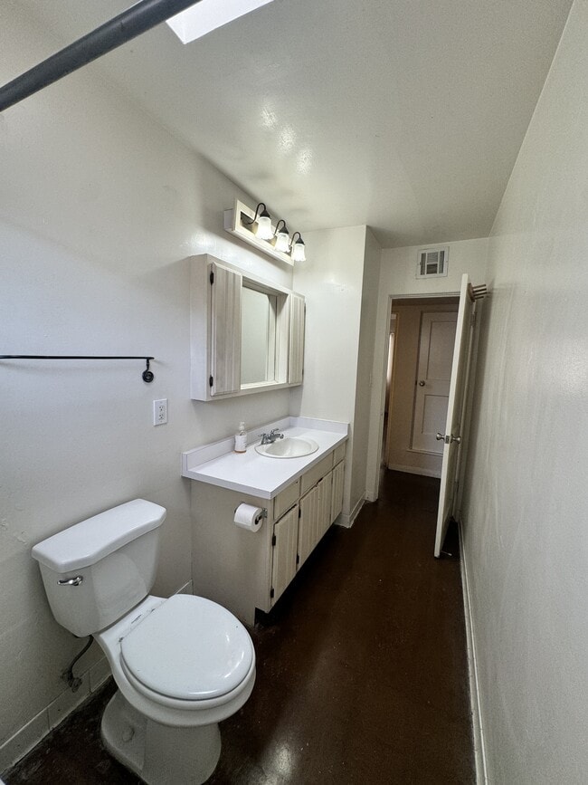 Building Photo - 6132 N 16th Dr