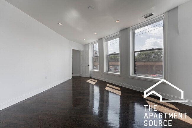 Building Photo - 2450 N Milwaukee Ave