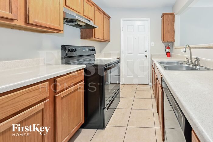 Building Photo - 2923 La Estancia Ln