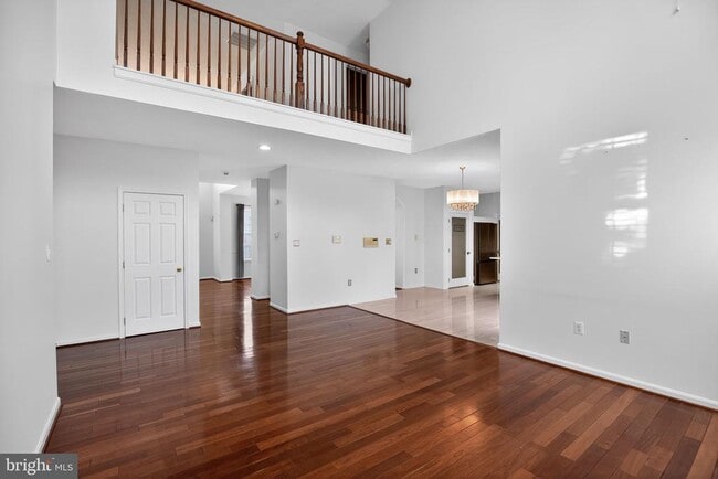 Building Photo - 2323 Springdale Ln