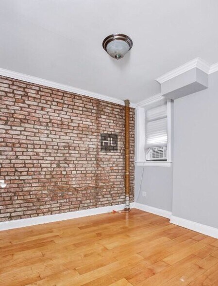 Building Photo - Bedford Street